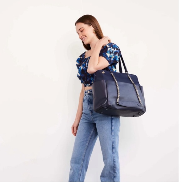 Beis “The Diaper Bag” in Navy - Picture 2 of 8